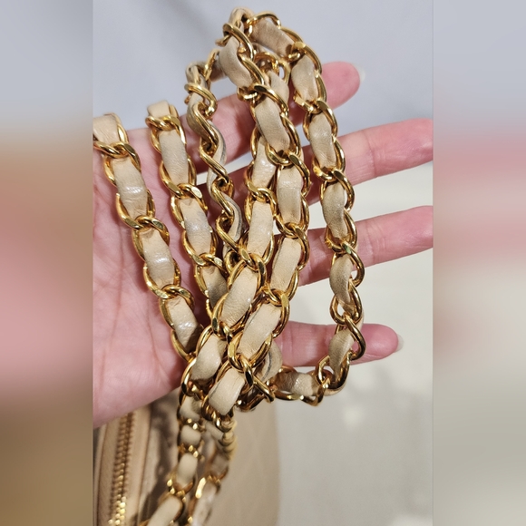 Chanel Dome 1996-1997 shoulder. 24k gold plated hardware. Card & Dustbag include - Picture 11 of 16